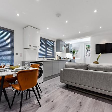 Lovely 2 Bedroom Apartment In Greater London Kültér fotó