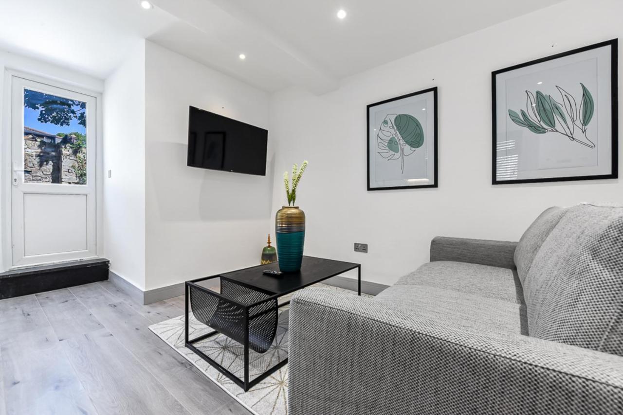 Lovely 2 Bedroom Apartment In Greater London Kültér fotó